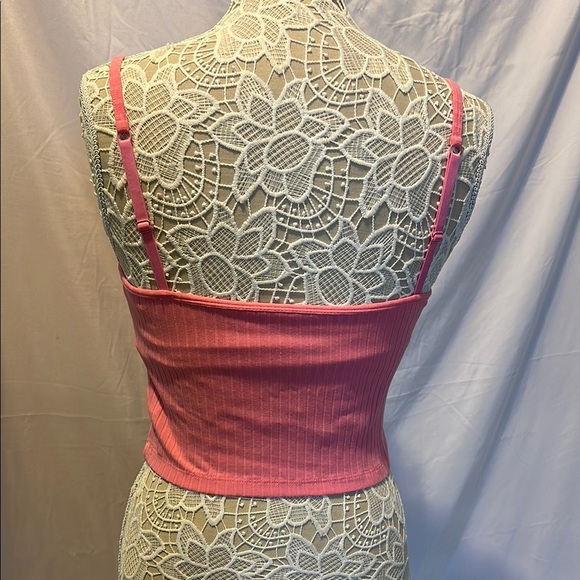 Old Navy Pink Ribbed Crop Tank Top - Picture 4 of 5